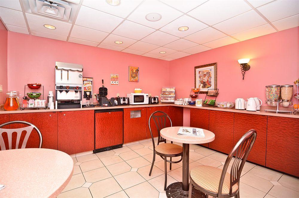 Best Western On The Avenue Buffalo Restoran fotoğraf